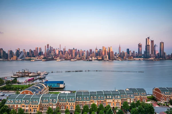 New York, New York, Usa Skyline aan de Hudson River — Stockfoto