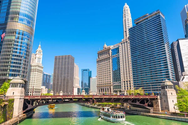 Chicago, Illinois, EUA Cruzeiros no Rio — Fotografia de Stock