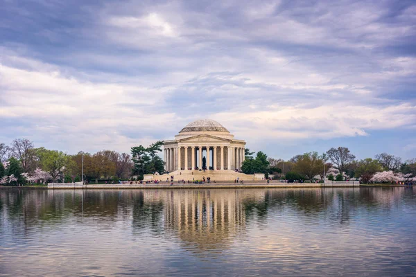 Washington, Dc v přílivové nádrže — Stock fotografie