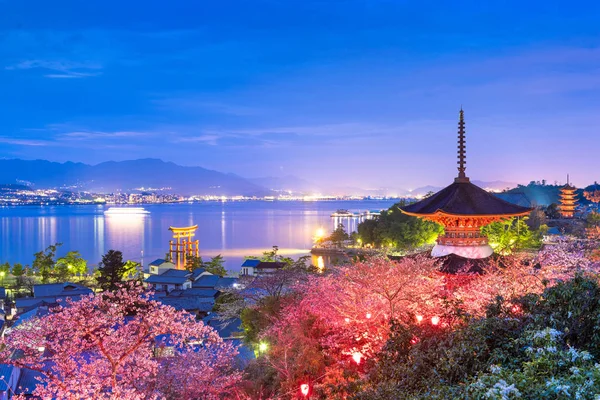 Isla de Miyajima, Hiroshima, Japón en primavera — Foto de Stock