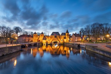 Amersfoort, Hollanda tarihi Koppelport 'ta şafakta.