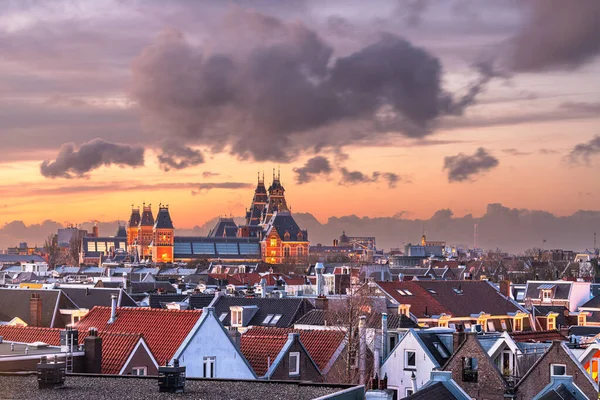 阿姆斯特丹 黄昏时从德皮普俯瞰城市景观 — 图库照片