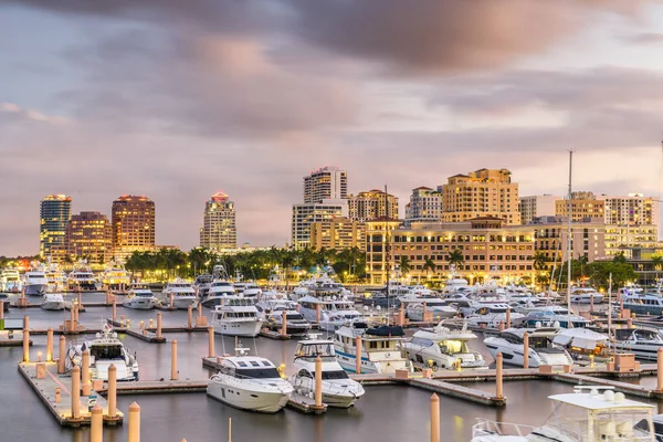 West Palm Beach Florida Usa Skyline Céntrico Canal Intracoastal Atardecer —  Fotos de Stock