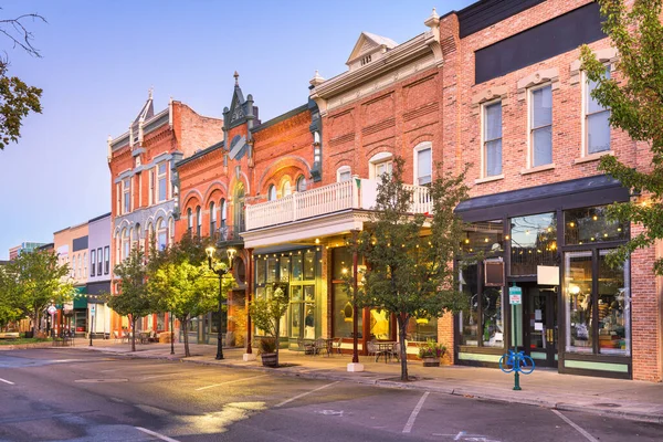 美国犹他州普罗沃市中心黄昏时分的中央大街 — 图库照片