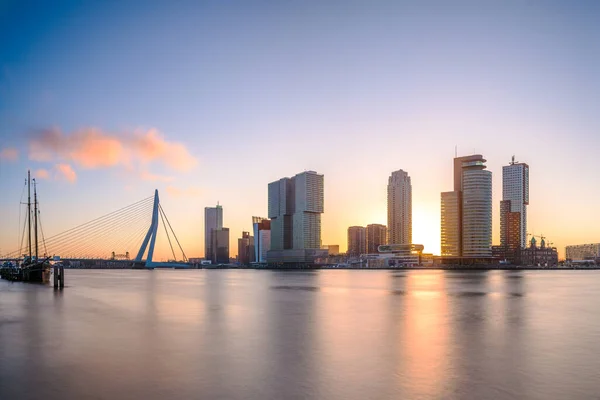 Rotterdam Países Bajos Horizonte Ciudad Crepúsculo —  Fotos de Stock