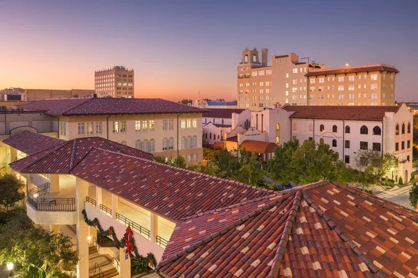 フロリダ州レイクランド夕暮れ時の市役所の有名な街並み — ストック写真