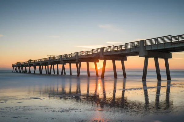 Jacksonville Florida Estados Unidos Vista Playa Con Jacksonville Pier Amanecer —  Fotos de Stock