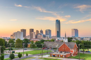 Oklahoma City, Oklahoma, ABD alacakaranlıkta gökyüzü.
