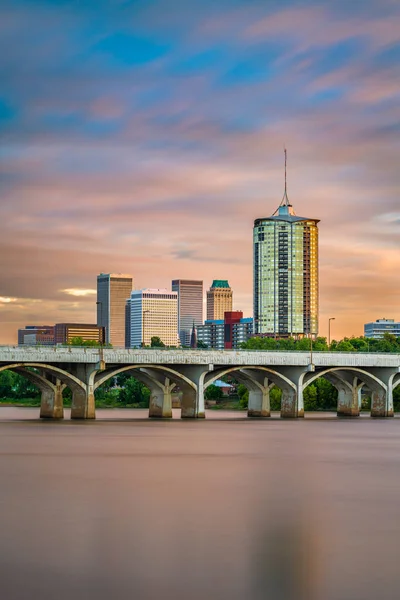 Tulsa Oklahoma Usa Centrum Skyline Arkansas Rivier Schemering — Stockfoto