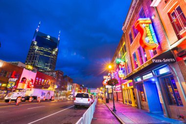 NASHVILLE, TENNESSEE - 20 AĞUSTOS 2018: İlçe, sayısız country müzik eğlence merkezleriyle ünlüdür.. 