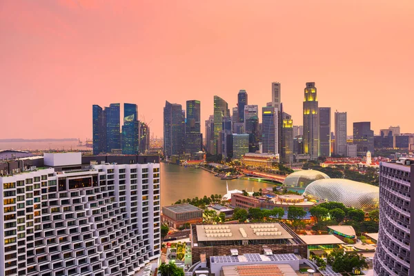 Singapur Finans Bölgesi Alacakaranlıkta Yükselişte — Stok fotoğraf