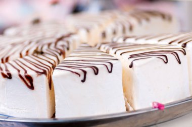 parçalar halinde hizmet pasta  