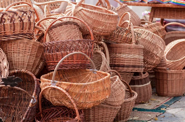 Cestas de vime na feira mestres na Ucrânia — Fotografia de Stock