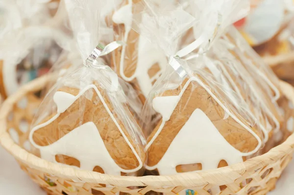 Gingerbread cookies on wicker basket — Stock Photo, Image