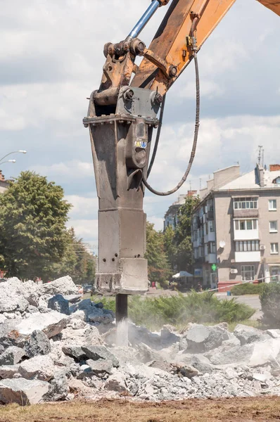 Şehir sokak Betonda ezmek için makine — Stok fotoğraf