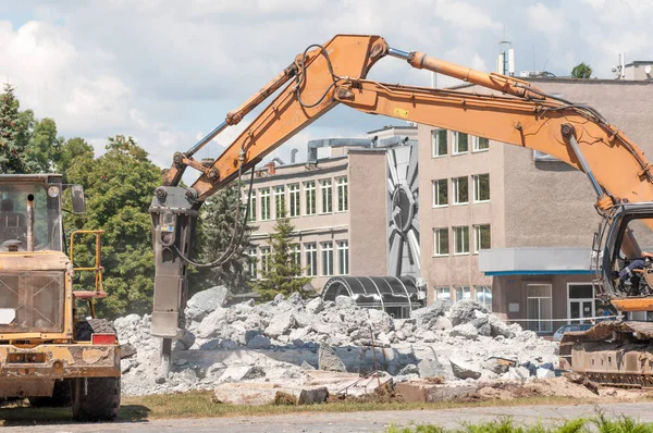 Şehir sokak Betonda ezmek için makine — Stok fotoğraf