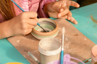 Çocuk Festivali Ukrayna seramik boya öğrenmek