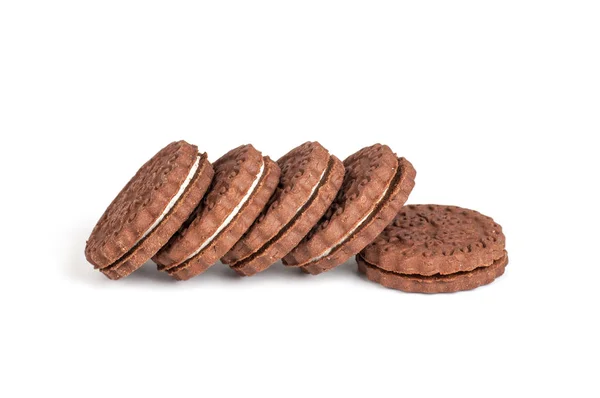 Braune Schokolade runde Kekse in einem Stapel isoliert — Stockfoto