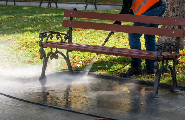 Yüksek basınçlı su parkı temizliği — Stok fotoğraf