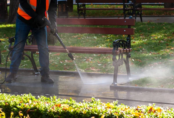 Limpieza del parque de agua de alta presión — Foto de Stock