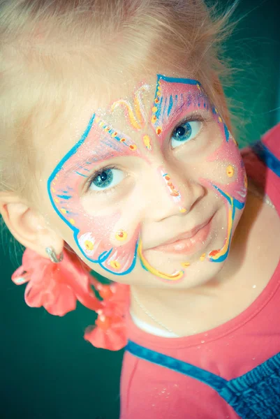 Menina bonita Criança com pintura facial. Maquiagem . — Fotografia de Stock