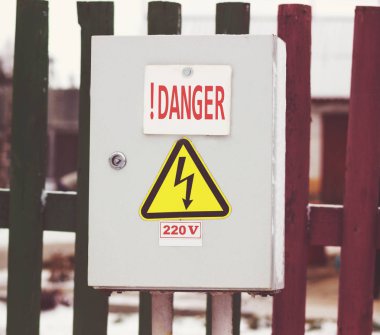 Anahtarı Denetim Masası 220 volt tehlike