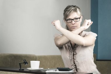 Finansal belgeler sayar kadın hiçbir işaret veya durdurma gösterir