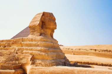 Koruyucu Sfenks Giza Firavun mezarları koruyor. Cairo, Mısır