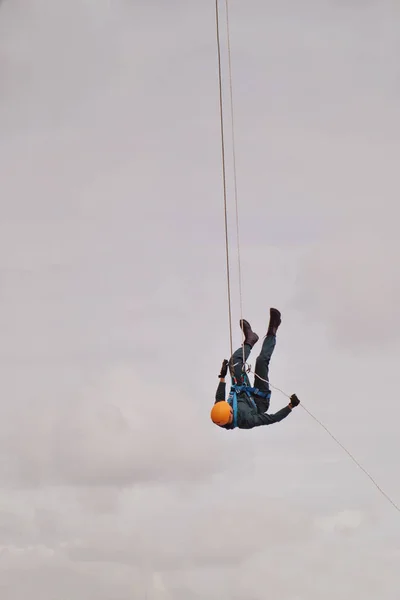 Escuadrón de rescate de altura. Miembro del equipo de rescate de altura —  Fotos de Stock