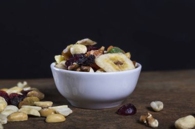Kuruyemiş - karışımı sağlıklı bir kahvaltı
