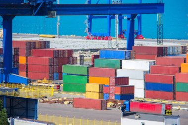 Endüstriyel konteyner kargo yük gemi için kavram lojistik ithalat ihracat.