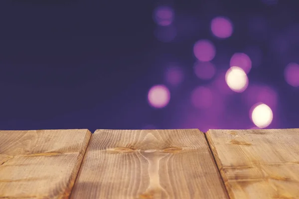 Bulanık bokeh krem renk arka plan ile ahşap panel kat perspective.montage göstermek reklam ürün için.