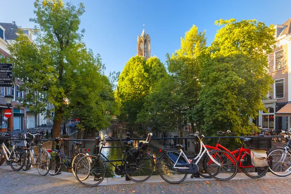 Toren van de dom en brug, Utrecht, Nederland — Stockfoto