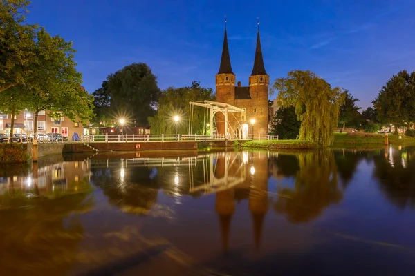 Gece Doğu kapısı, Oostpoort, Delft, Hollanda — Stok fotoğraf