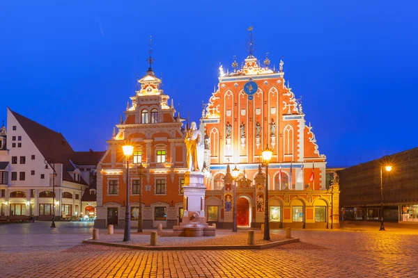 Rådhuspladsen i gamla stan i Riga, Lettland — Stockfoto