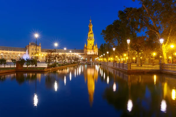 Plaza de España por la noche en Sevilla, España —  Fotos de Stock