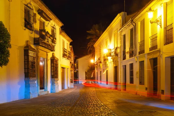 Calle Nocturna en el casco antiguo de Ronda, España — Foto de Stock