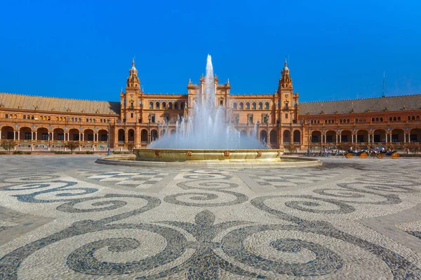 Plaza de Espana på solig dag i Sevilla, Spanien — Stockfoto