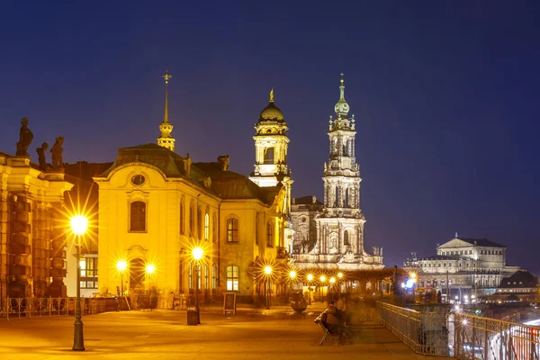 Cidade velha à noite em Dresden, Alemanha — Fotografia de Stock