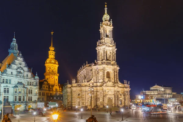 Cidade velha à noite em Dresden, Alemanha — Fotografia de Stock
