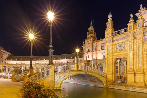 Plaza de Espana bij nacht in Sevilla, Spanje — Stockfoto