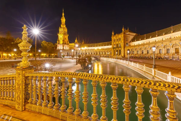 Plaza de Espana вночі в Севільї, Іспанія — стокове фото