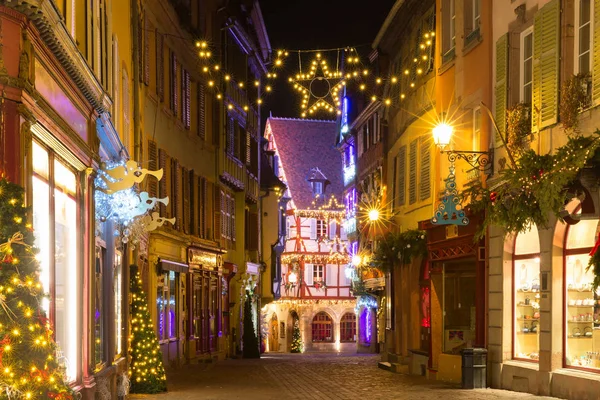 Christmas gata på natten i Colmar, Belgien — Stockfoto