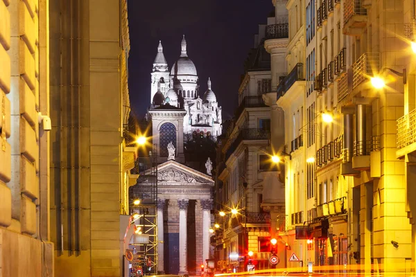 Basilica del Sacro Cuore di notte a Parigi, Fraance — Foto Stock