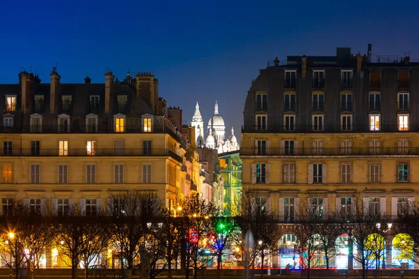 Basilica del Sacro Cuore di notte a Parigi, Fraance — Foto Stock