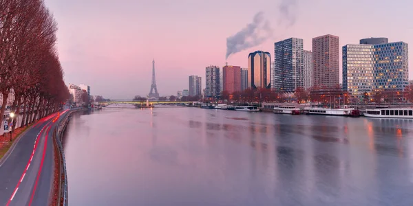 Panorama z wieży Eiffla na zachód słońca, Paryż Francja — Zdjęcie stockowe