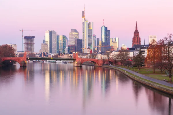 Frankfurt am Main por la mañana, Alemania — Foto de Stock