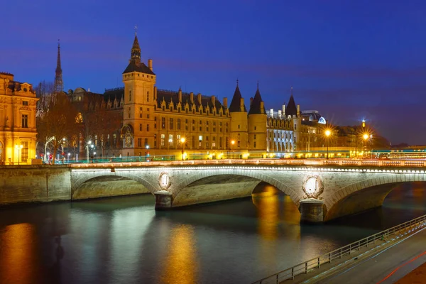 Conciergerie nachts, Paris, Frankrijk — Stockfoto