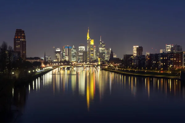 Noche Frankfurt am Main, Alemania — Foto de Stock