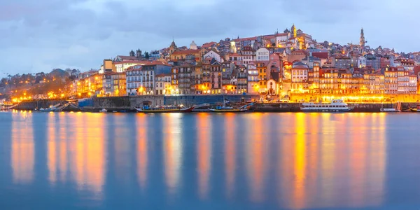 Старі міста Порто синій годину, Португалія. — стокове фото